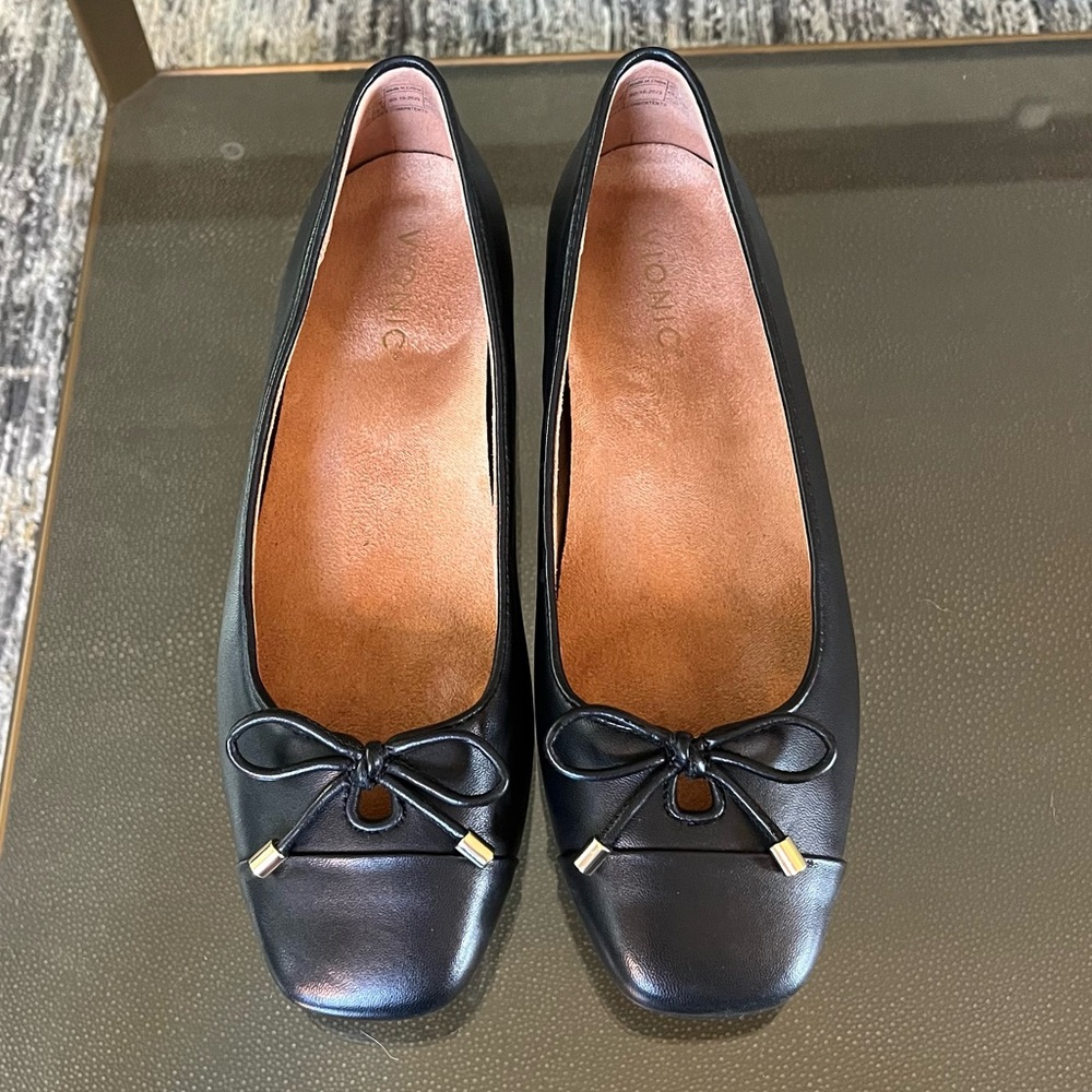 Vionic Black Leather Women's Klara Ballet Flats Size 9